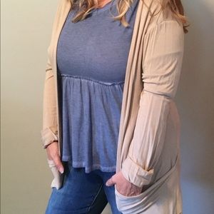 Light weight tan cardigan with pockets